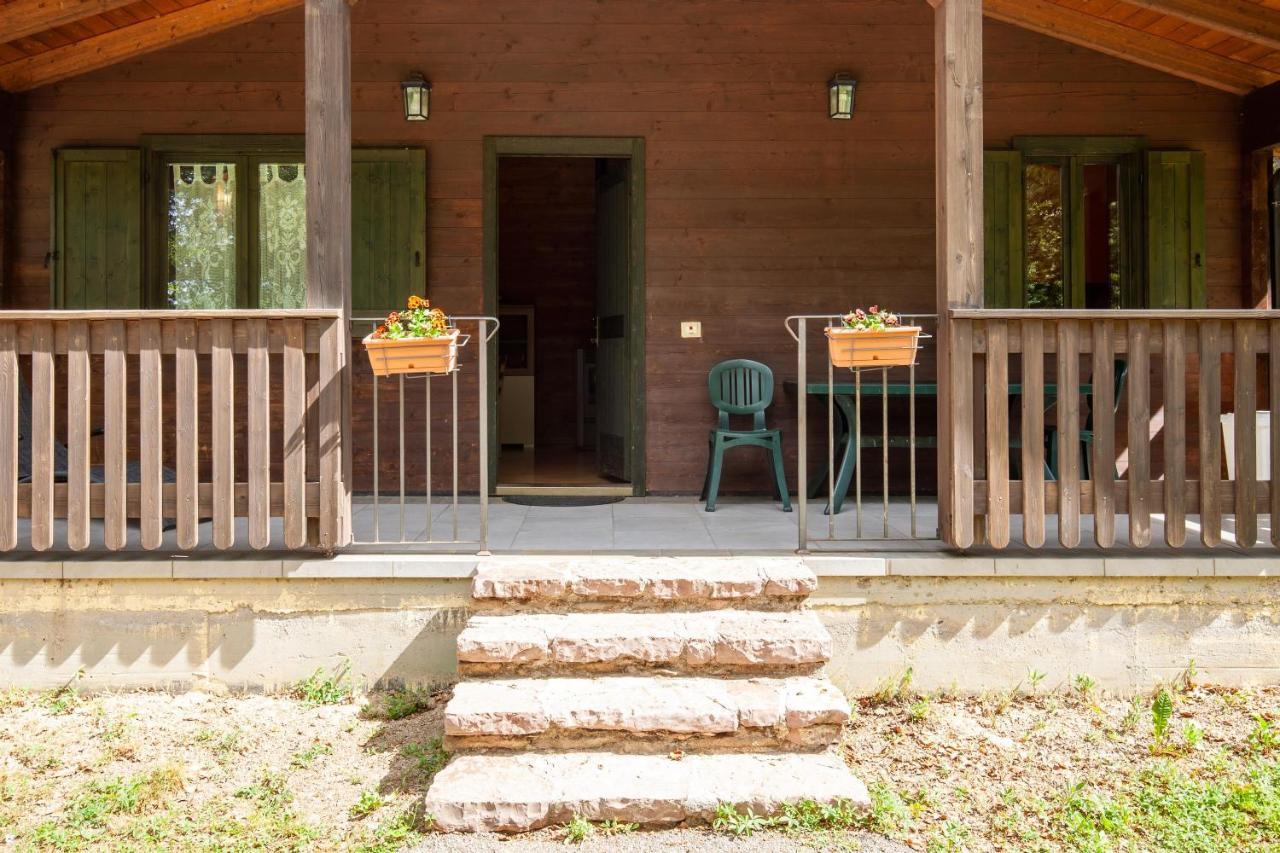 Villaggio Anemone - Chalet Mirtillo Capanne di Sillano Exterior foto