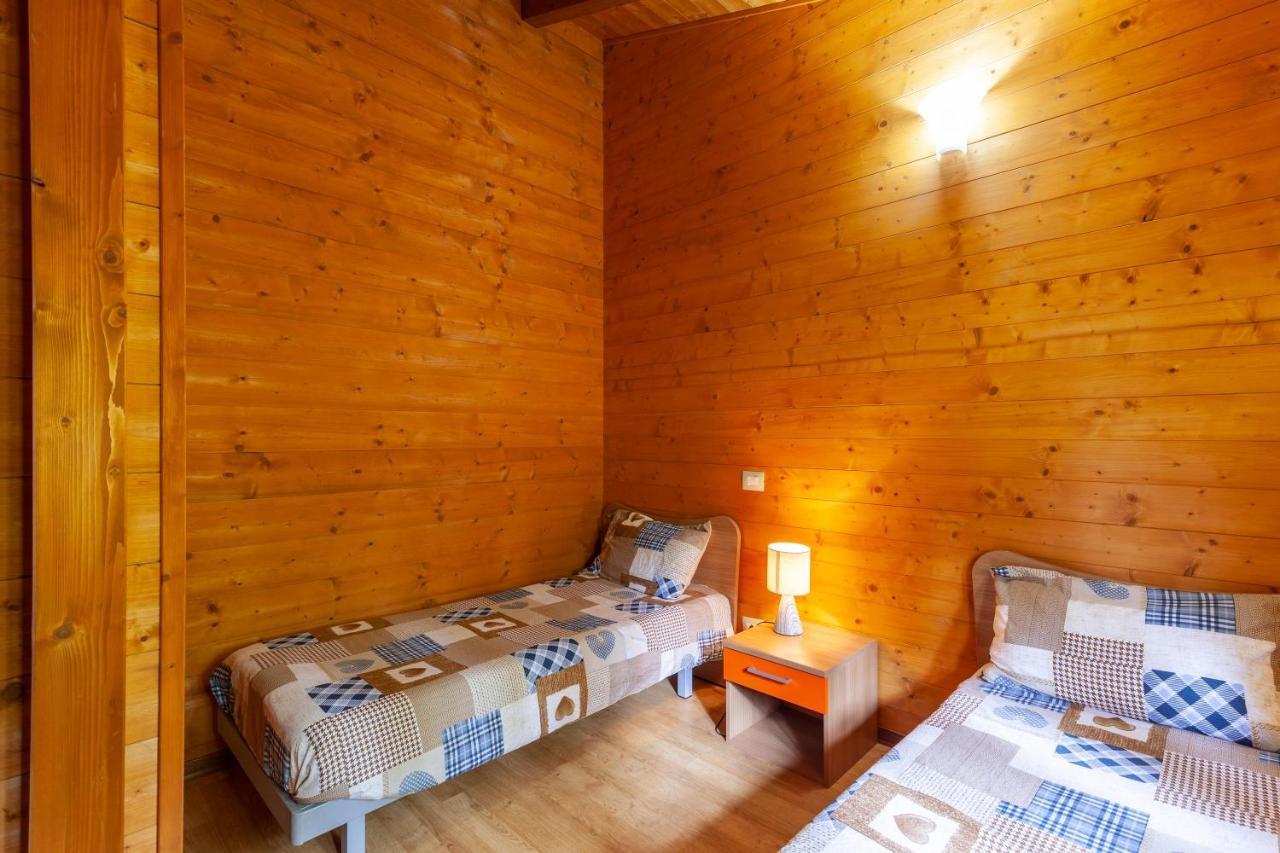 Villaggio Anemone - Chalet Mirtillo Capanne di Sillano Exterior foto